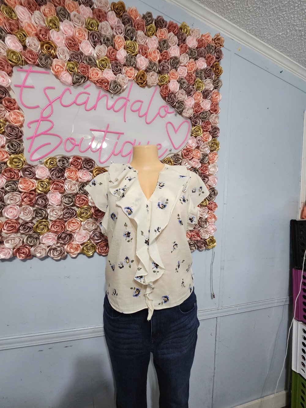 Universal Thread Cream Ruffle V-Neck Floral Blouse